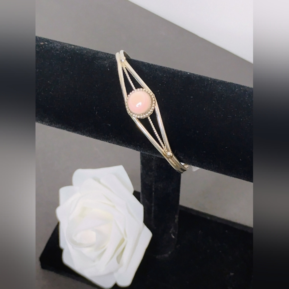 Esther White Navajo Pink Conch Sterling Silver Size 6.5 Bracelet